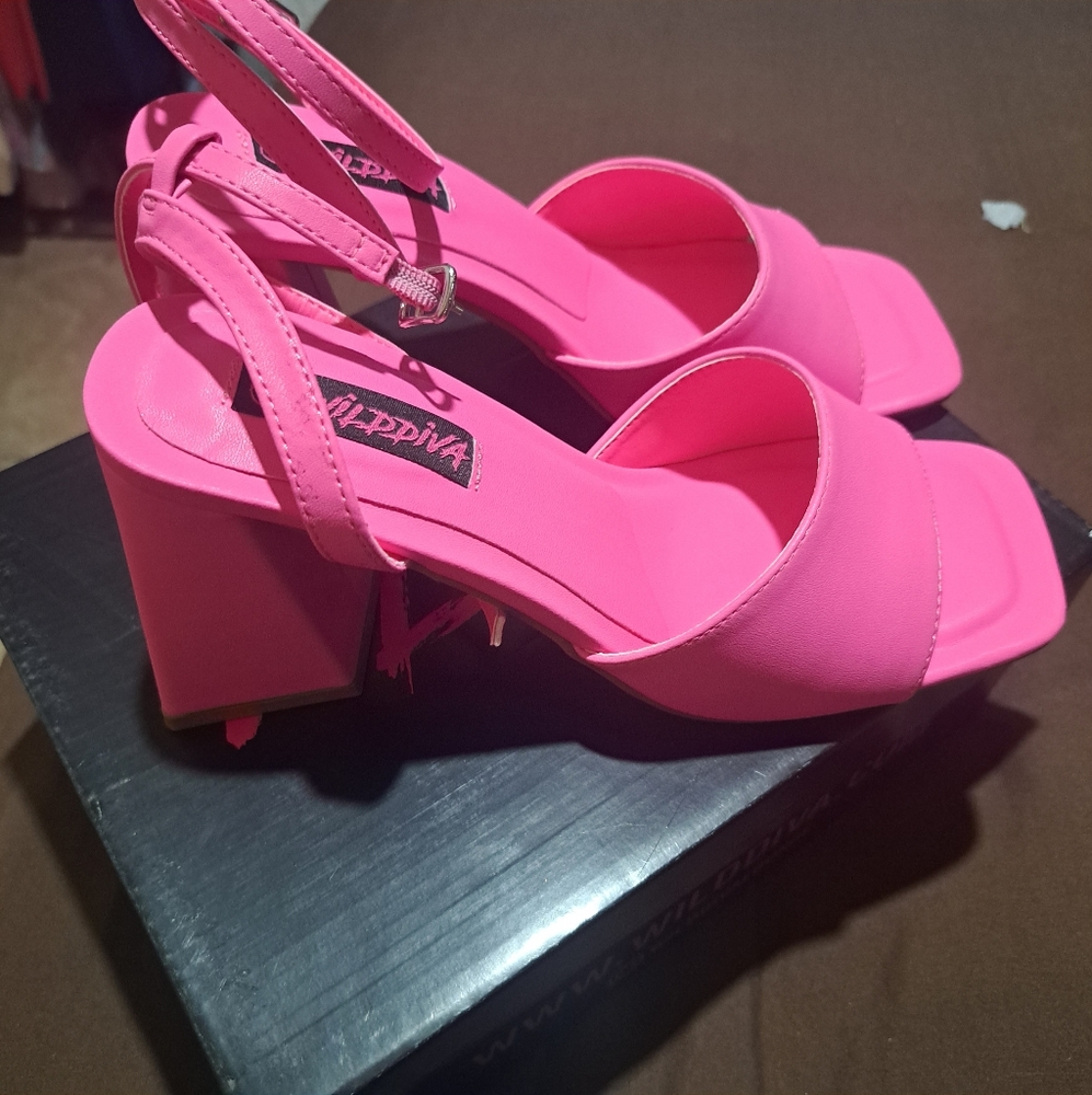WILD DIVA heels